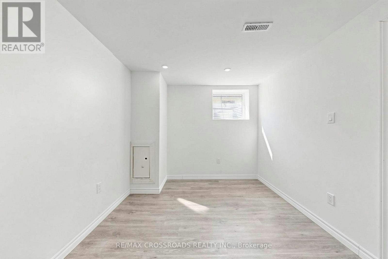 1496 Simcoe Street N, Oshawa, ON, L1G 4X7 - 30