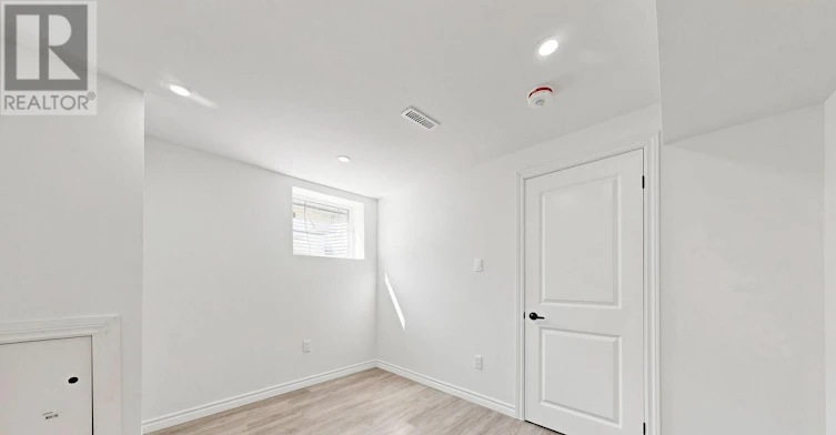1496 Simcoe Street N, Oshawa, ON, L1G 4X7 - 32