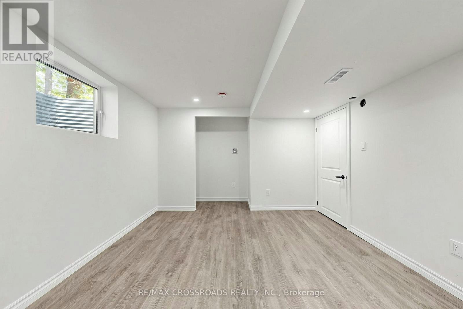 1496 Simcoe Street N, Oshawa, ON, L1G 4X7 - 28