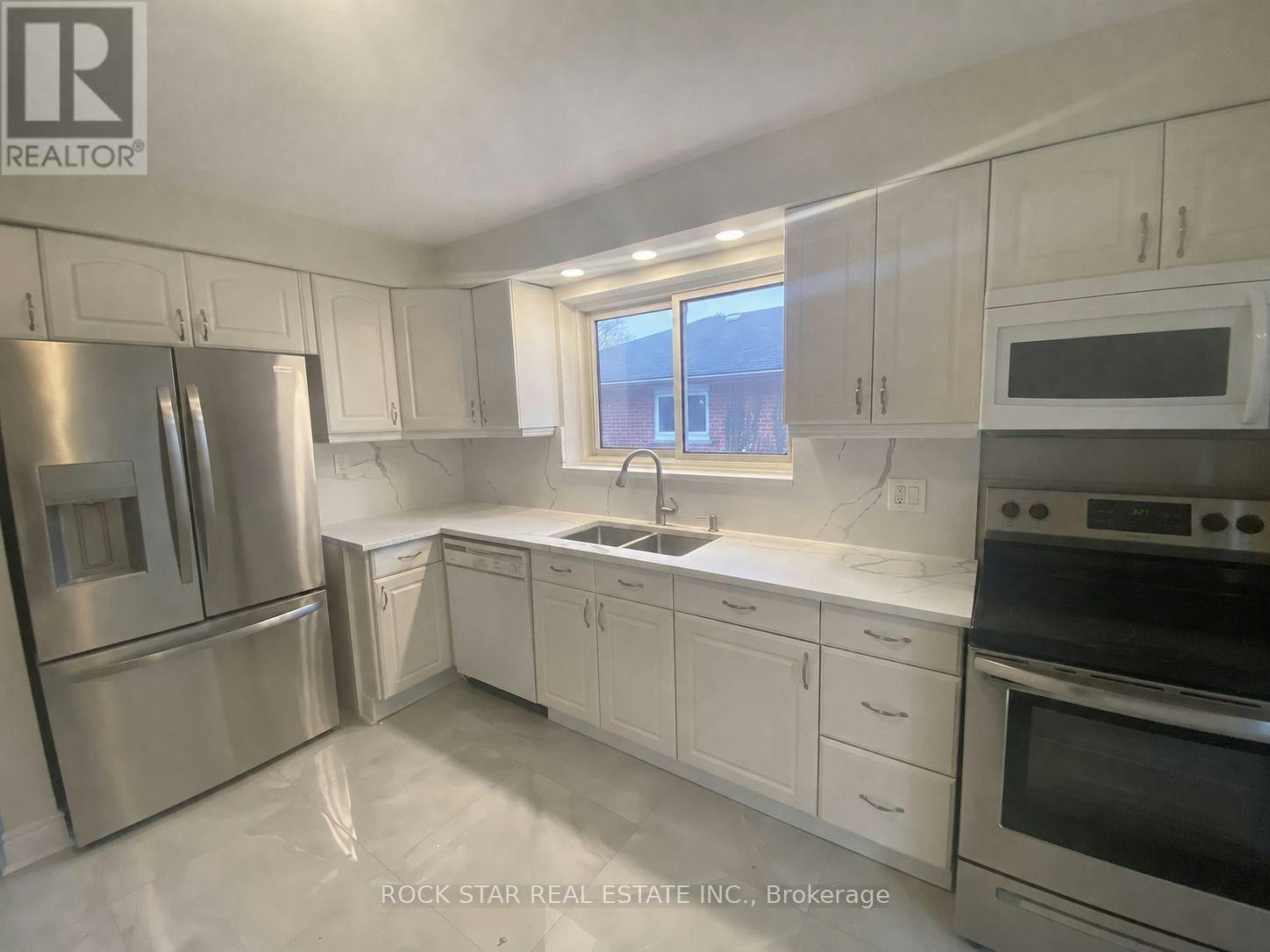 MAIN-227 Fernwood Crescent, Hamilton, ON, L8T 3L7 - 8