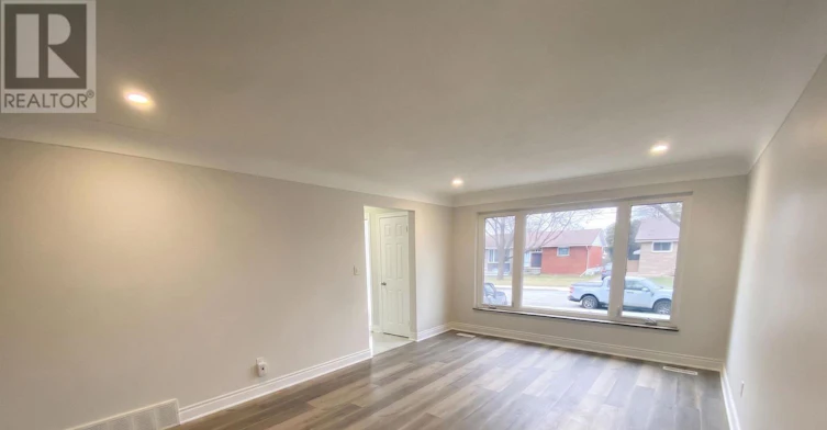 MAIN-227 Fernwood Crescent, Hamilton, ON, L8T 3L7 - 2