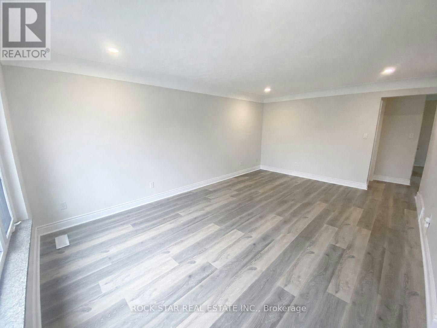 MAIN-227 Fernwood Crescent, Hamilton, ON, L8T 3L7 - 3
