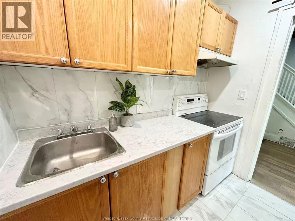 410 Rankin Avenue, Windsor, ON, N9B 2R7 - 2
