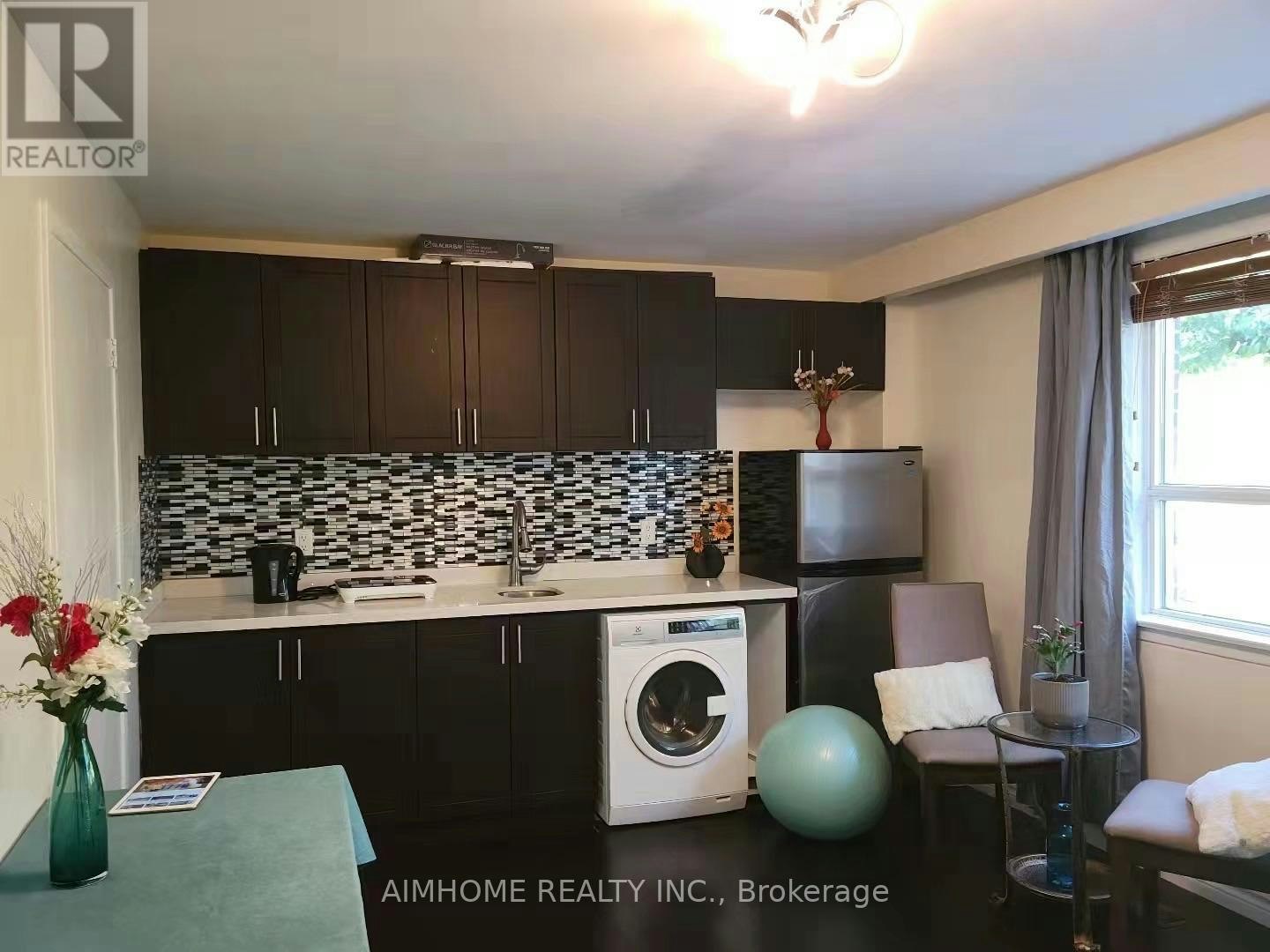 1-68 Claver Avenue S, Toronto, ON, M6B 2W2 - 2