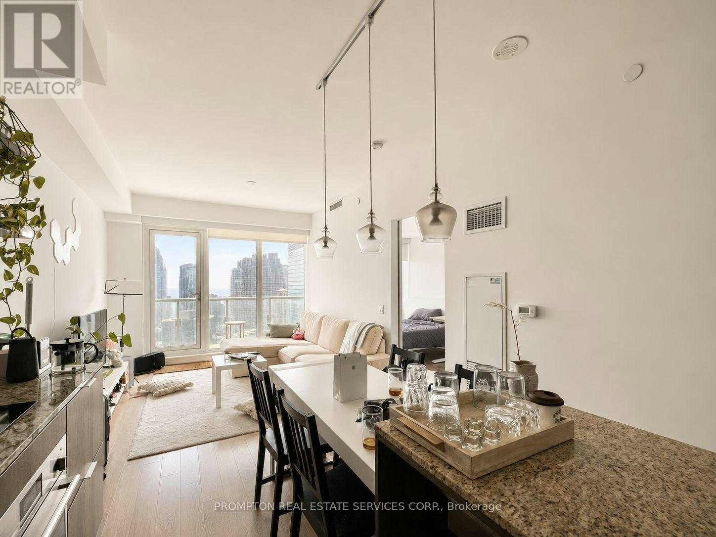 4407-197 Yonge Street, Toronto, ON, M5B 0C1 - 4