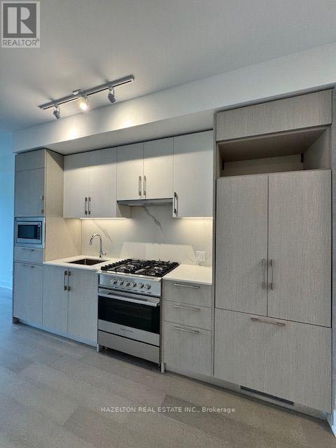 608-8 Manor Road W, Toronto, ON, M4S 0E6