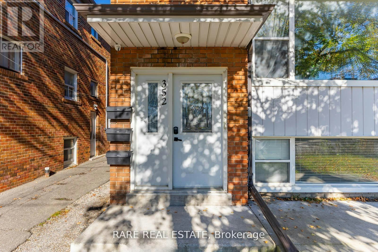 1-352 Hopewell Avenue, Toronto, ON, M6E 2S2 - 8