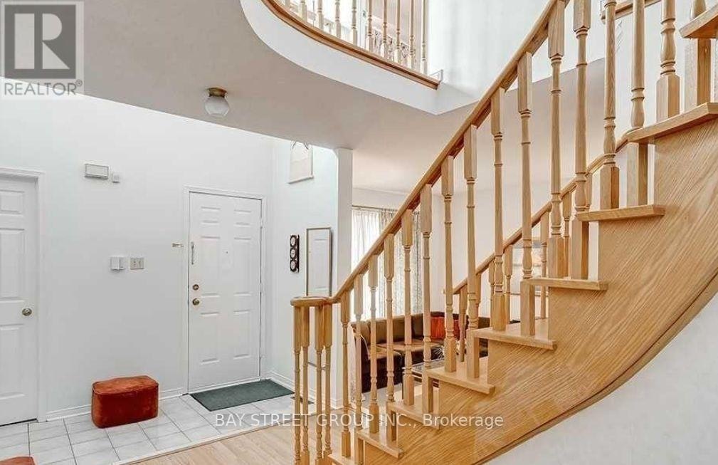 UPPER2-3177 Colonial Drive, Mississauga, ON, L5L 5L3 - 2