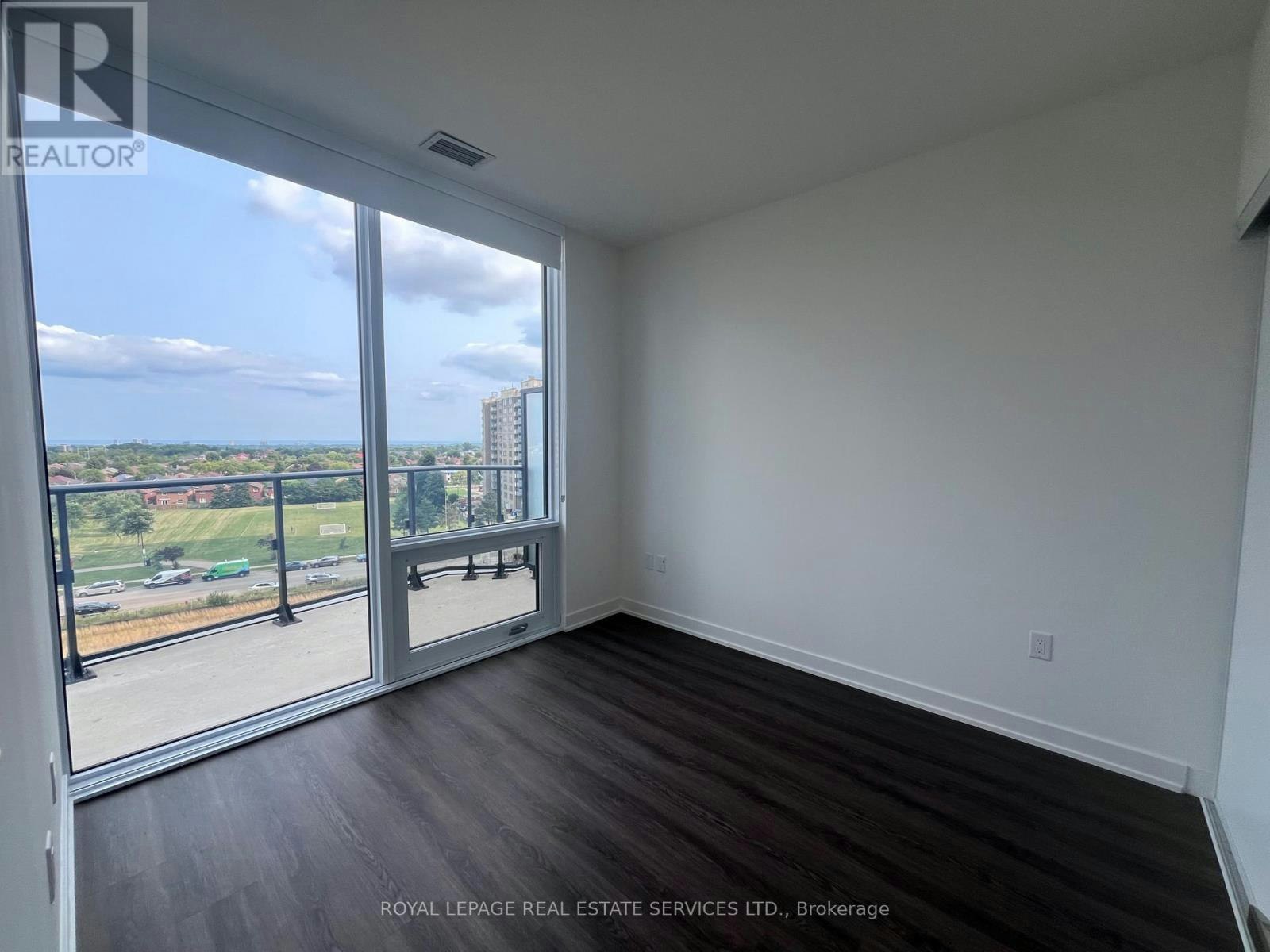 613-448 Burnahamthorpe Road W, Mississauga, ON, L5B 0R4 - 8