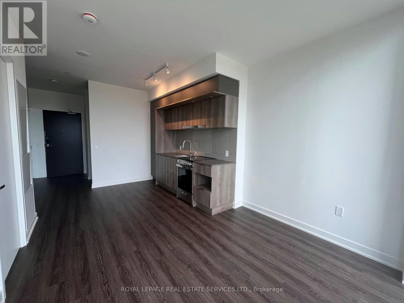 613-448 Burnahamthorpe Road W, Mississauga, ON, L5B 0R4 - 6