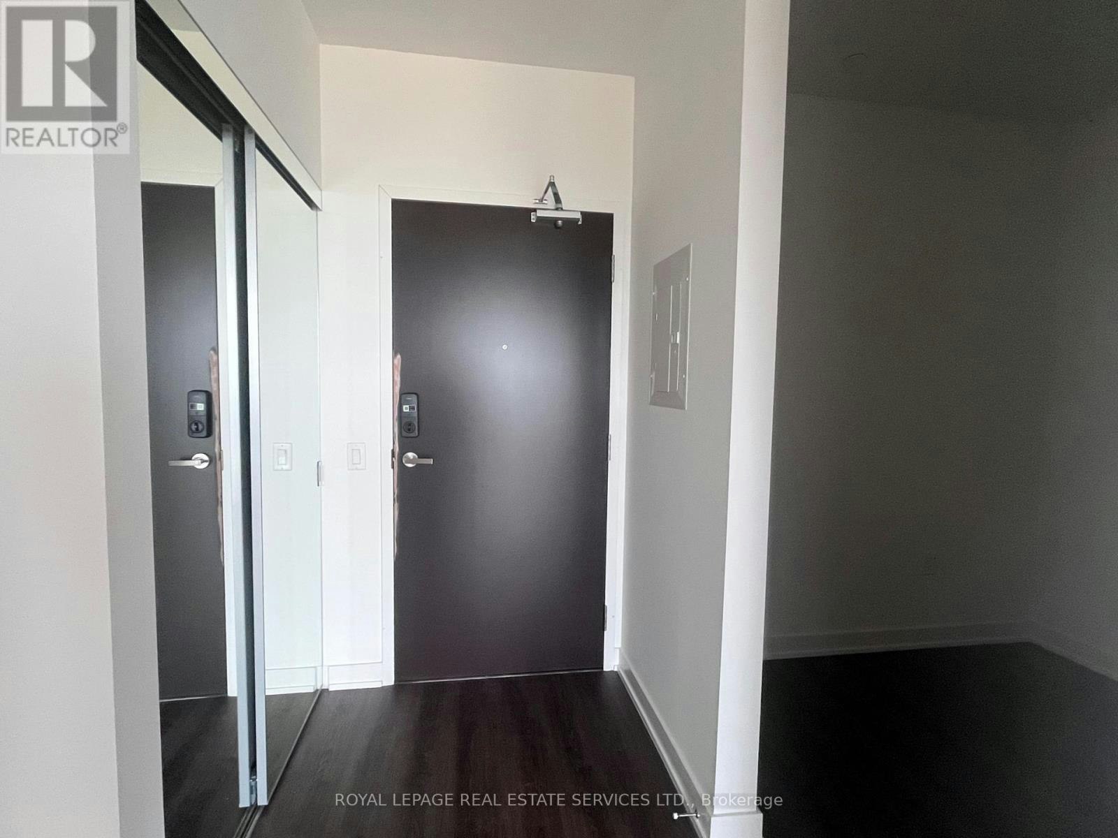 613-448 Burnahamthorpe Road W, Mississauga, ON, L5B 0R4 - 4