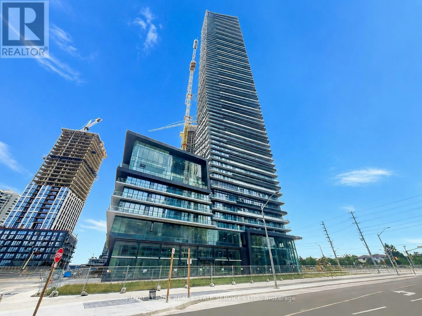 613-448 Burnahamthorpe Road W, Mississauga, ON, L5B 0R4