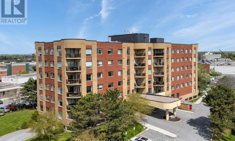 204-130 Wright Crescent