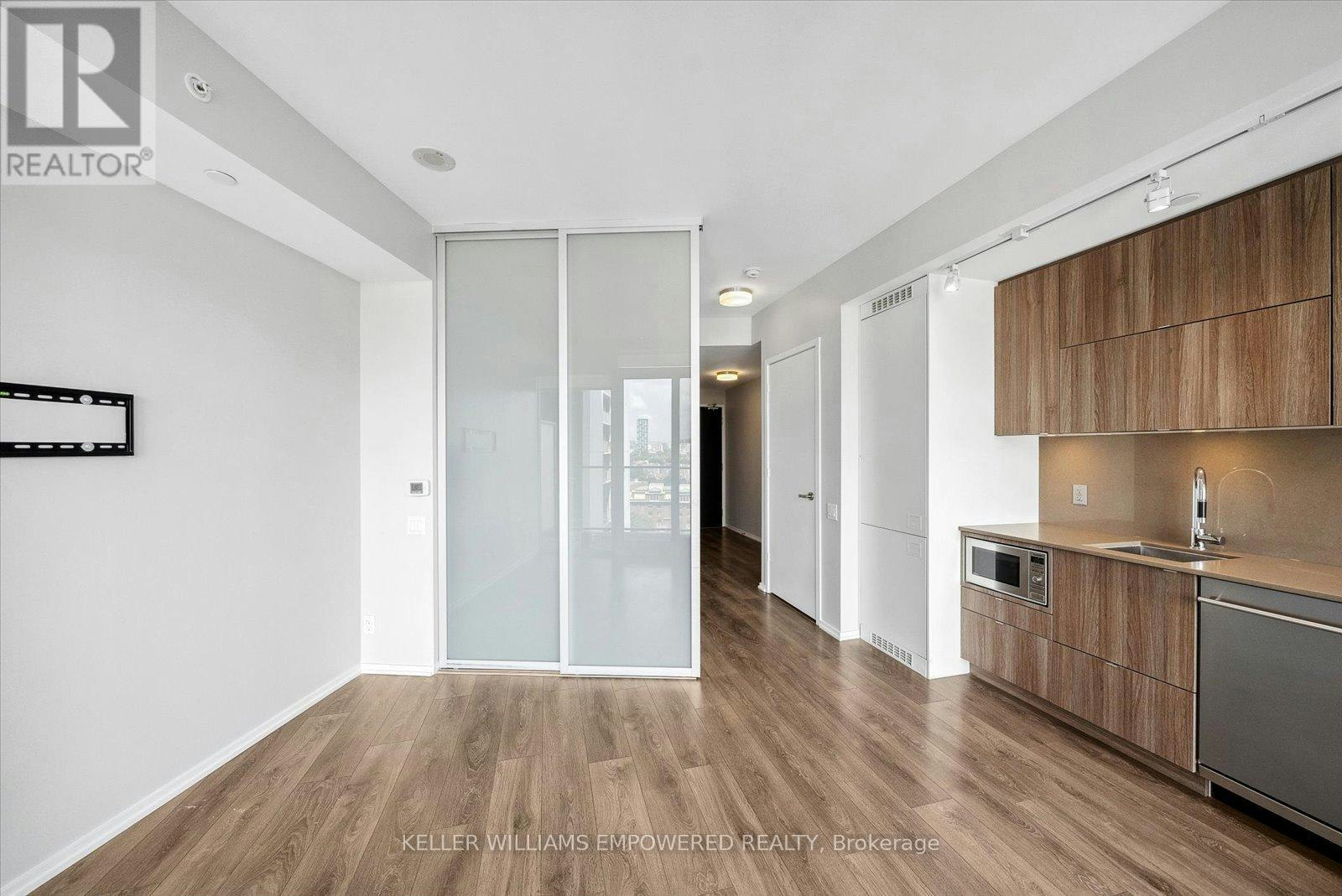 1105-125 Peter Street, Toronto, ON, M5V 0M2 - 10