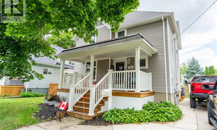 236 Brock Street South
