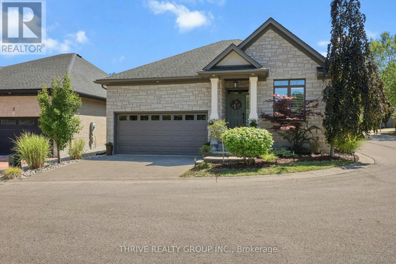 5-696 Commissioners Road, London, ON, N6K 1B9