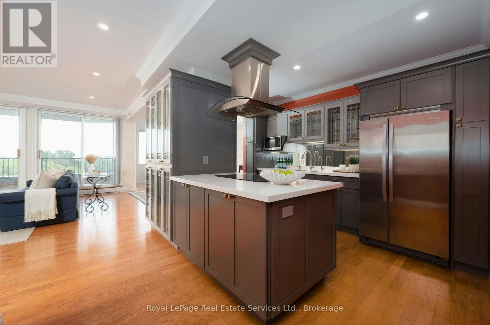 1105-100 Lakeshore Road E, Oakville, ON, L6J 6M9 - 5