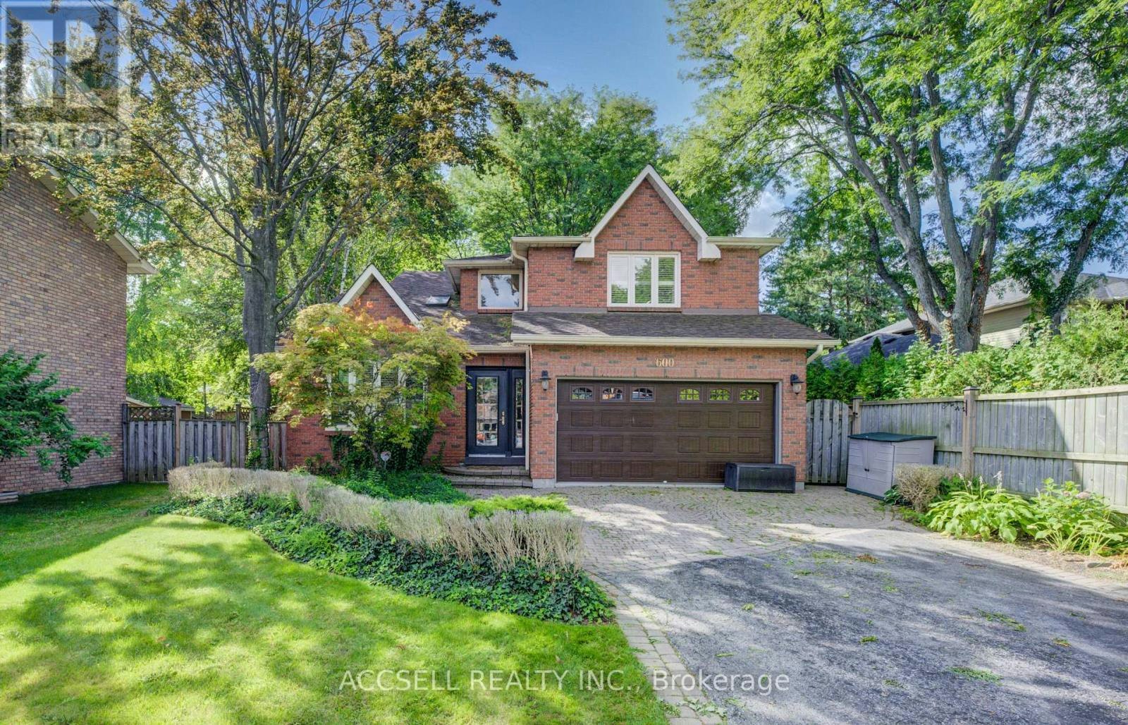 600 Highvalley Road, Hamilton, ON, L9G 3X3