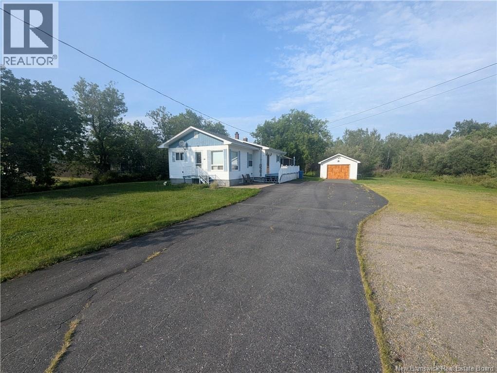 2625 Miramichi, Bathurst, NB, E2A 6K1