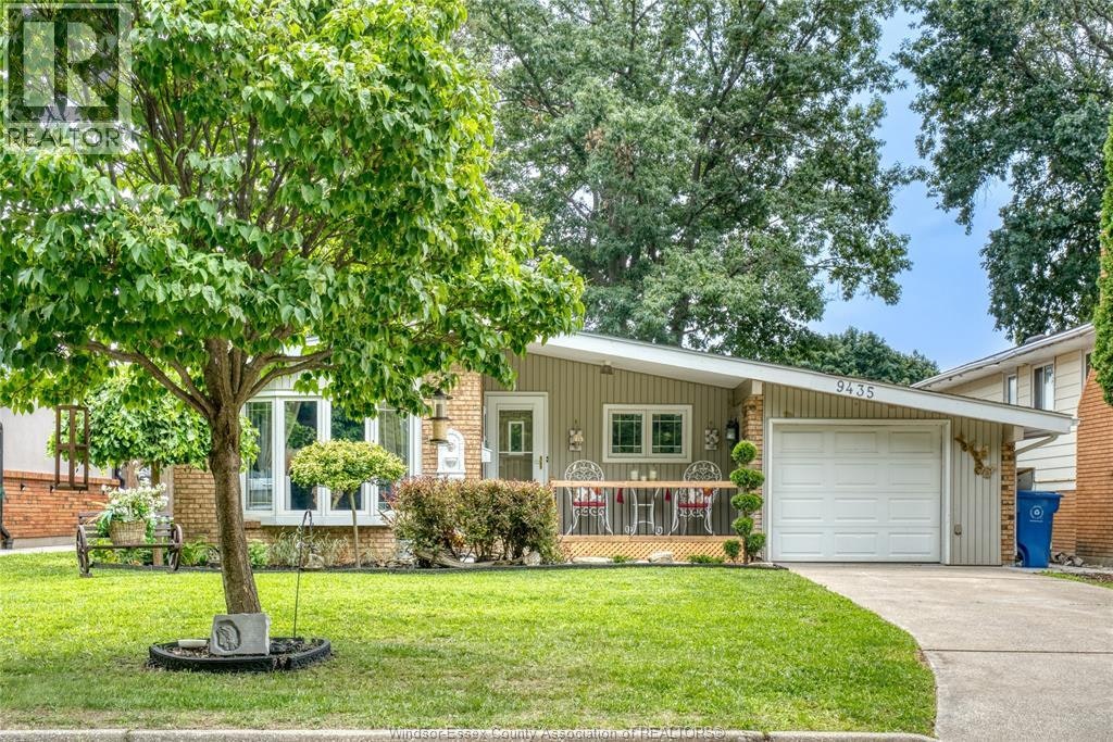 9435 Ridge Road, Windsor, ON, N8R 1G5