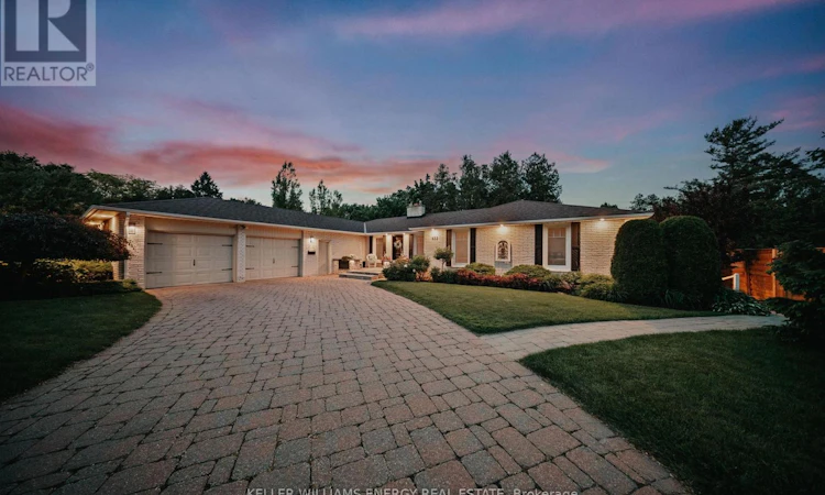 833 Glenmanor Drive