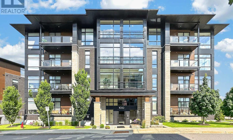 303-100 Cortile Private