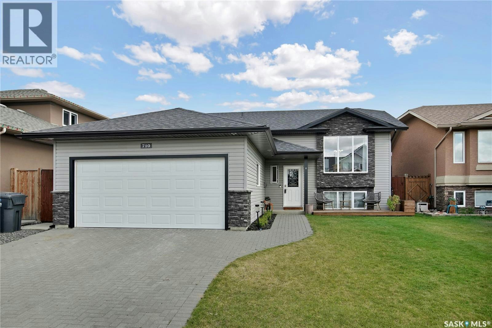710 Redwood Crescent, Warman, SK, S0K 4S2