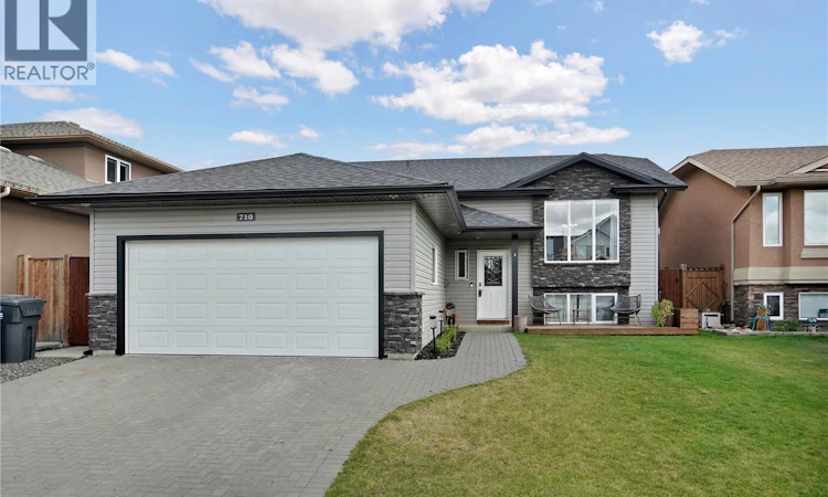 710 Redwood Crescent