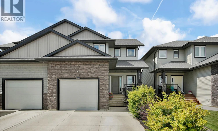 539 Maple Crescent