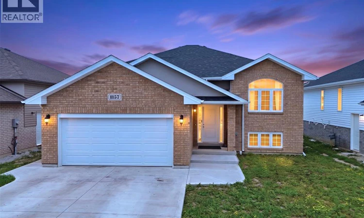 1157 Aspen Ridge Crescent