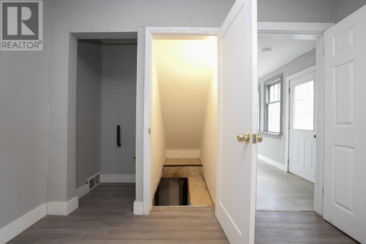 136 Biggings Avenue, Sault Ste. Marie, ON, P6A 3T9 - 37