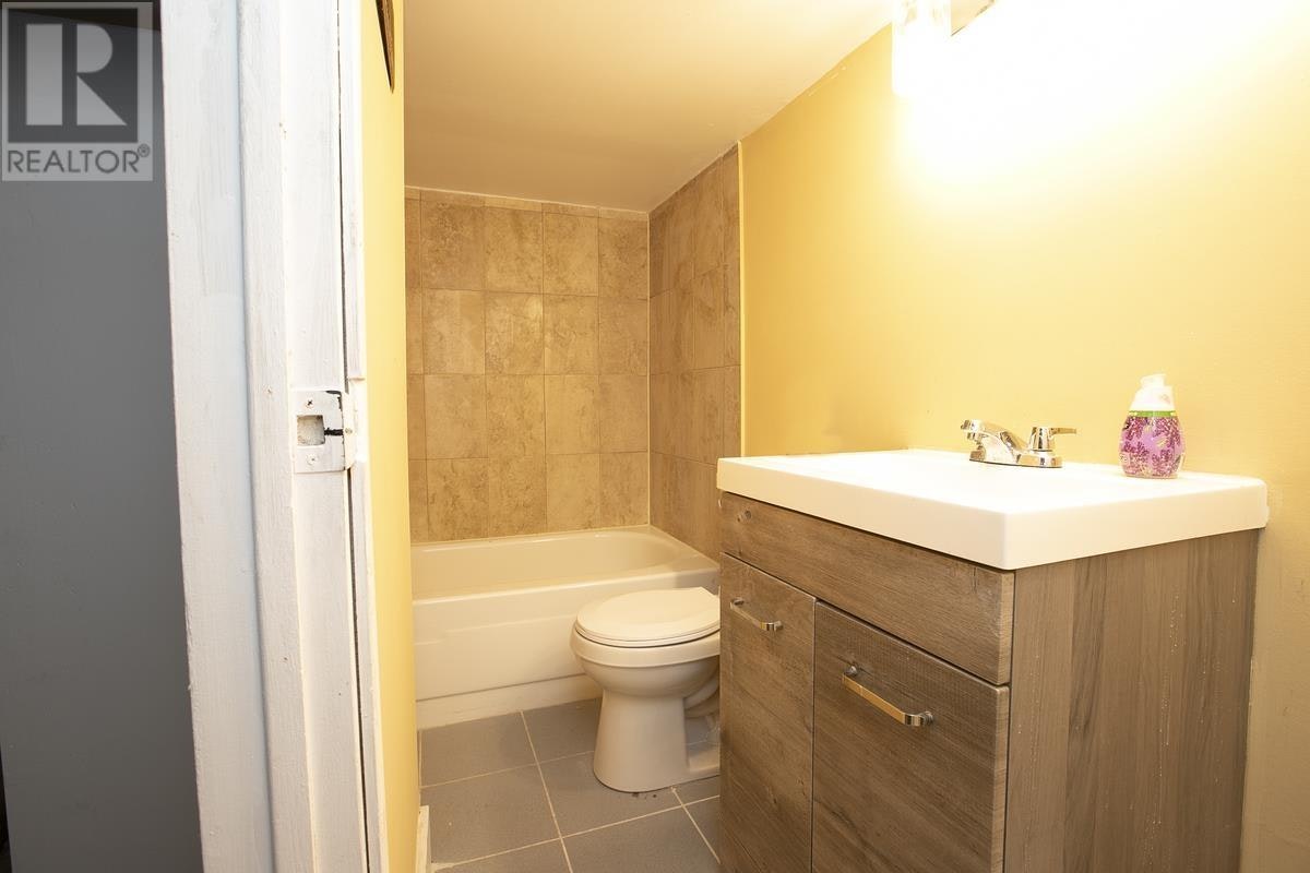 136 Biggings Avenue, Sault Ste. Marie, ON, P6A 3T9 - 40