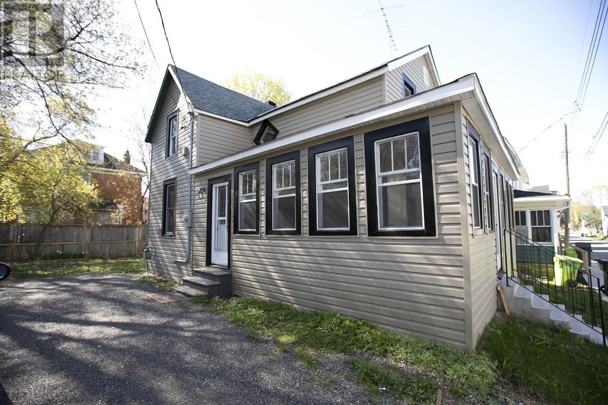 136 Biggings Avenue, Sault Ste. Marie, ON, P6A 3T9 - 3