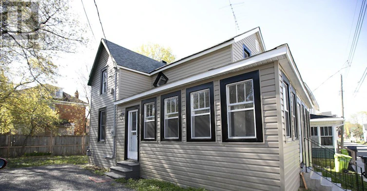 136 Biggings Avenue, Sault Ste. Marie, ON, P6A 3T9 - 3