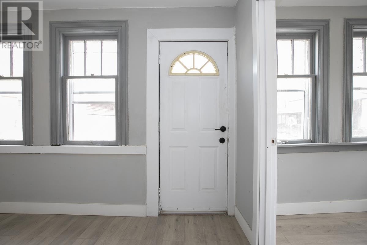 136 Biggings Avenue, Sault Ste. Marie, ON, P6A 3T9 - 8