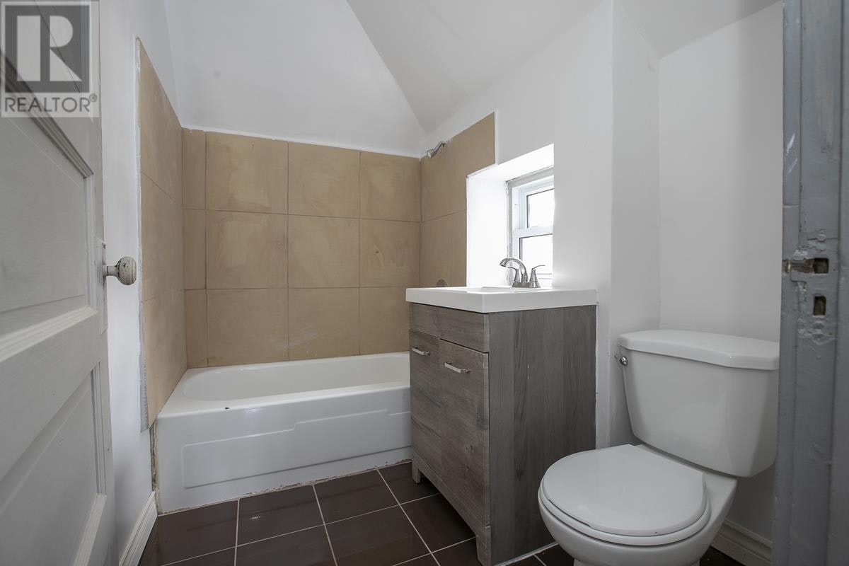 136 Biggings Avenue, Sault Ste. Marie, ON, P6A 3T9 - 33
