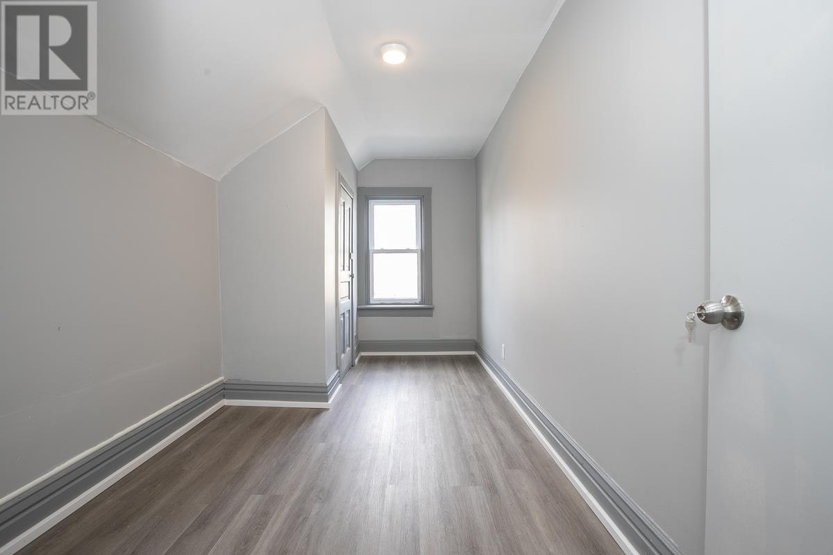 136 Biggings Avenue, Sault Ste. Marie, ON, P6A 3T9 - 34