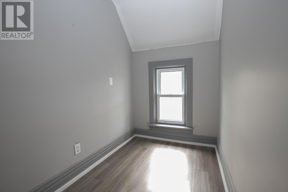 136 Biggings Avenue, Sault Ste. Marie, ON, P6A 3T9 - 32