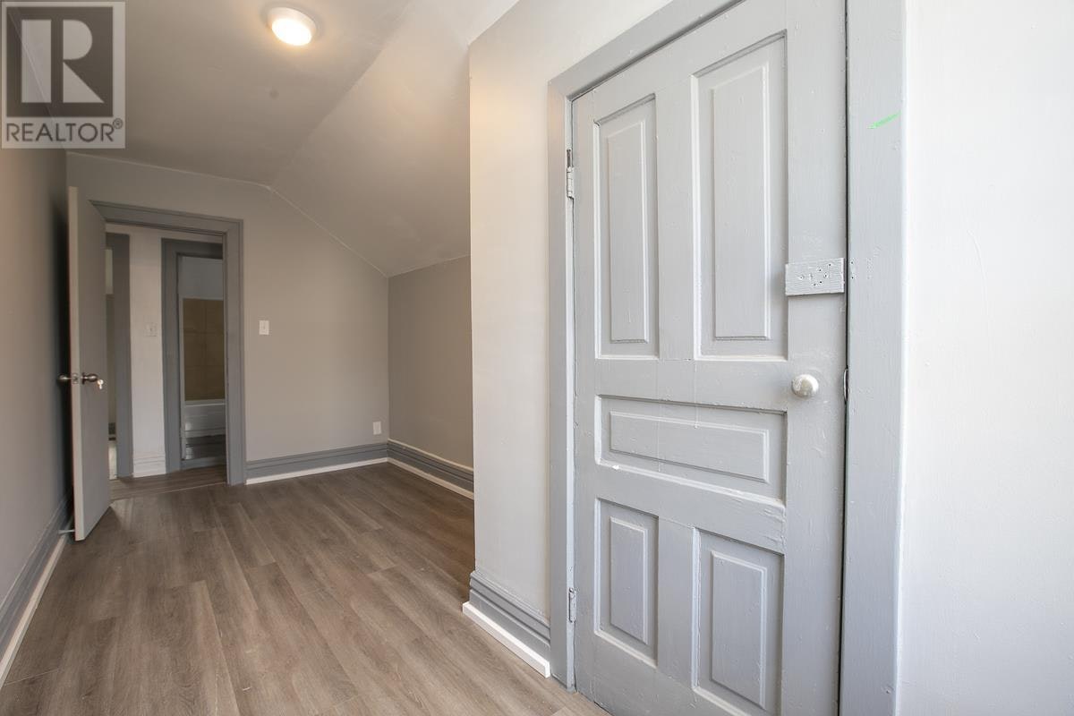 136 Biggings Avenue, Sault Ste. Marie, ON, P6A 3T9 - 35