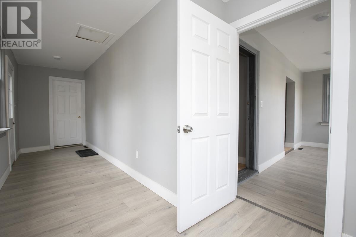 136 Biggings Avenue, Sault Ste. Marie, ON, P6A 3T9 - 11