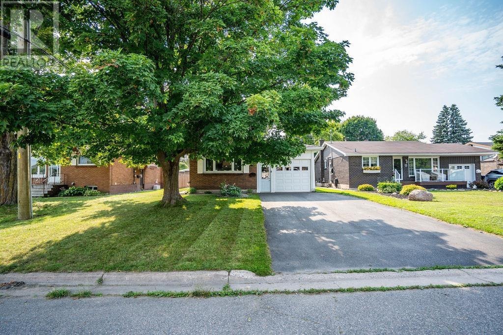 5 Royal Road, Sault Ste. Marie, ON, P6C 5G8