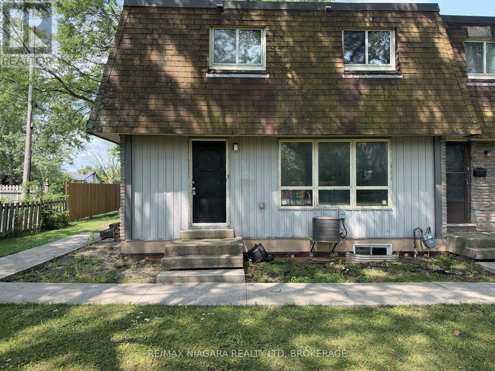 1-21 Woodlawn Road, Welland, ON, L3C 5Y7