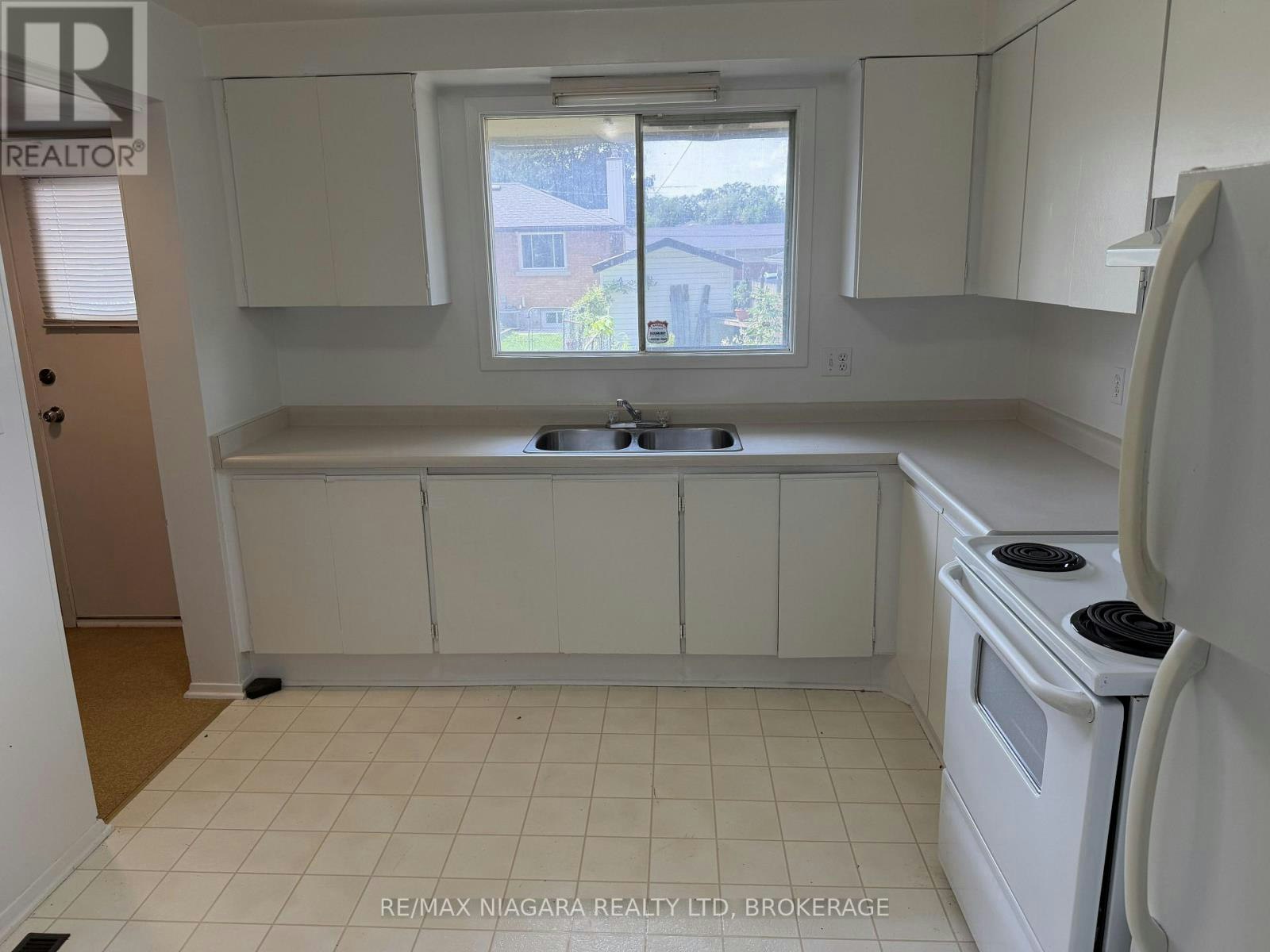 1-21 Woodlawn Road, Welland, ON, L3C 5Y7 - 2