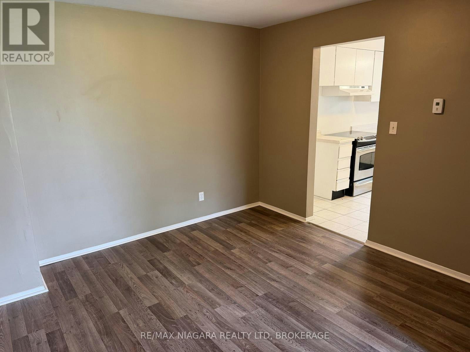 4-21 Woodlawn Road, Welland, ON, L3C 5Y7 - 3