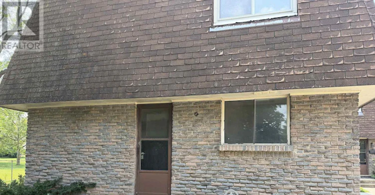 4-21 Woodlawn Road, Welland, ON, L3C 5Y7