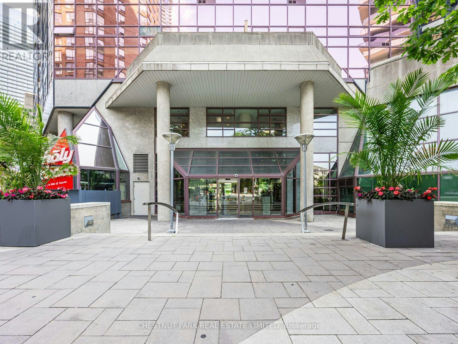 1408-1001 Bay Street, Toronto, ON, M5S 3A6