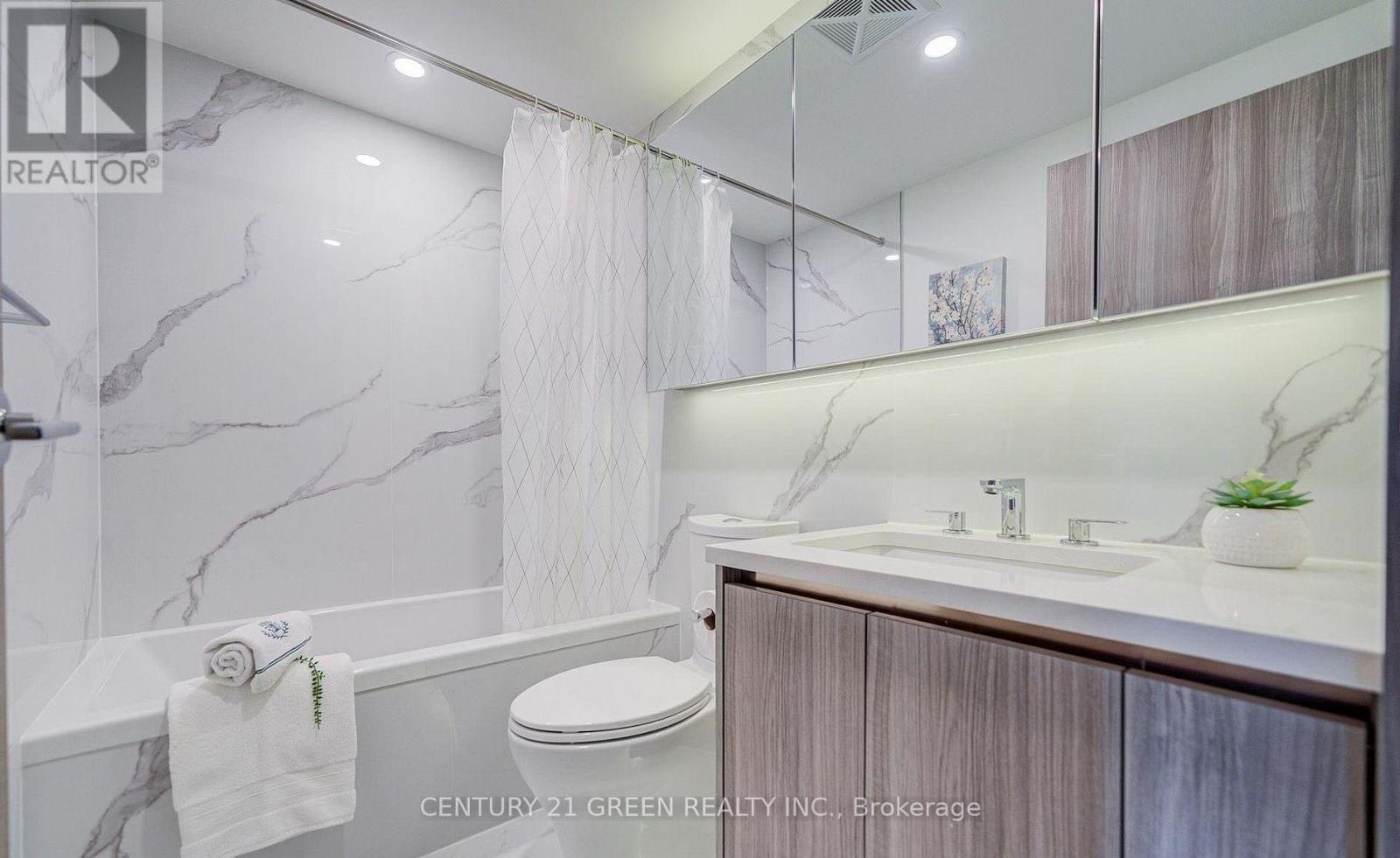 4209-1 Concord Cityplace Way, Toronto, ON, M5V 0T5 - 11