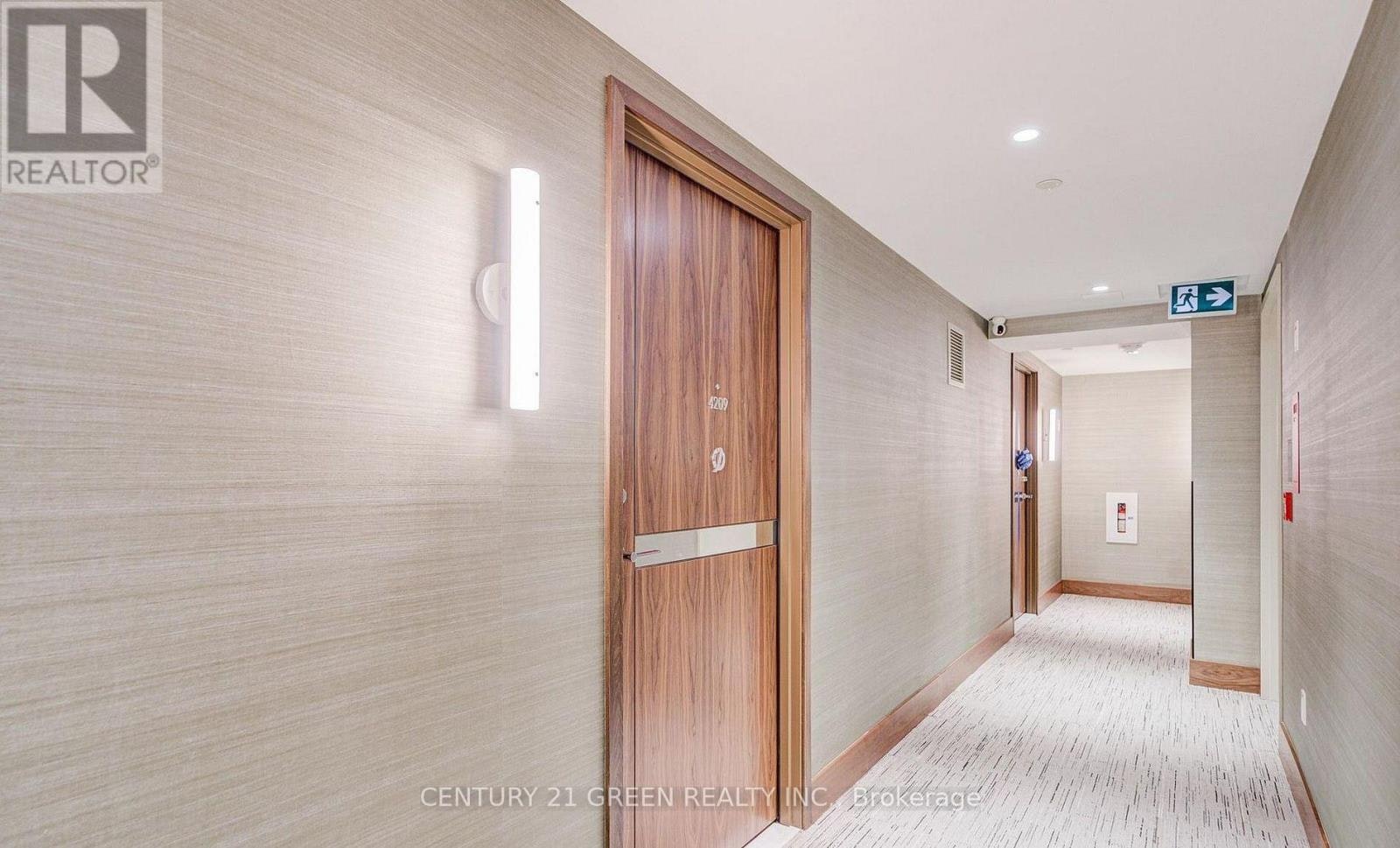 4209-1 Concord Cityplace Way, Toronto, ON, M5V 0T5 - 3