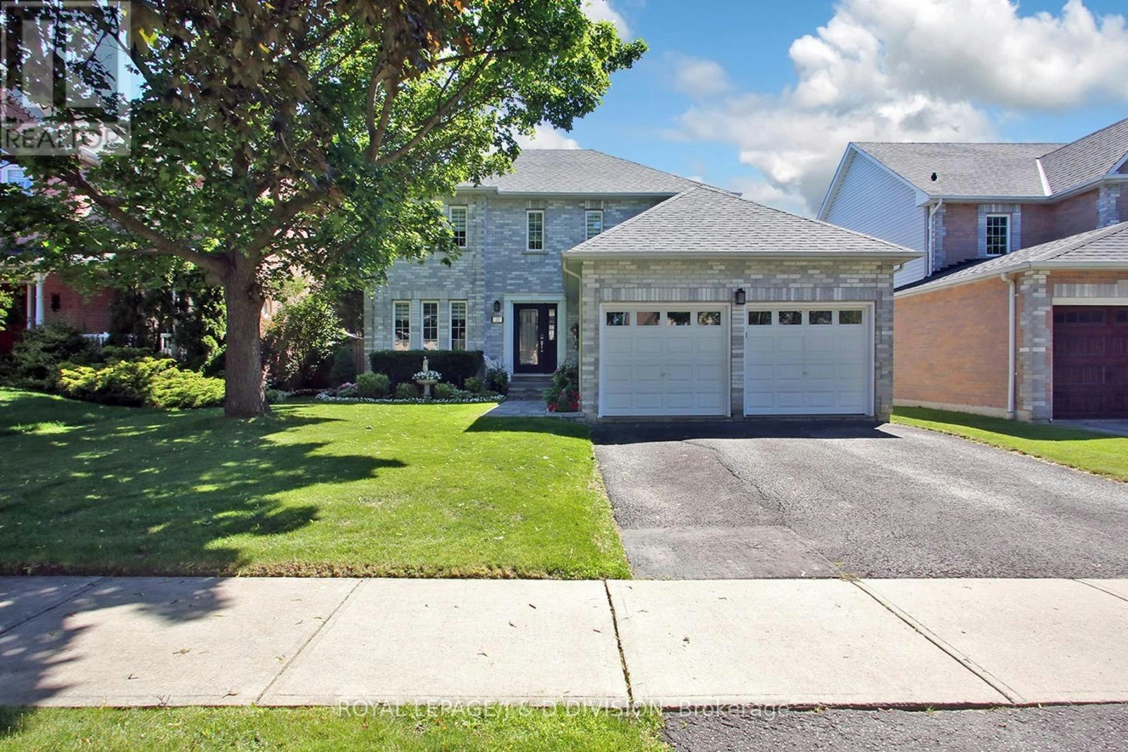 22 Lahaye Drive, Whitby, ON, L1P 1L5