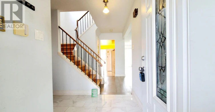 51 Carolbreen Square, Toronto, ON, M1V 1J1 - 3